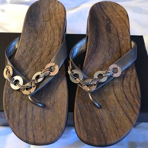 Vionic orthaheel size 9 silver coin thong